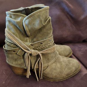 Jellypop Women Ankle Boots